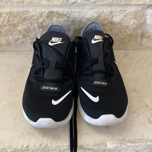 Nike Boys Hakata A01242-002 Black Running Shoes Sneakers Size 6Y